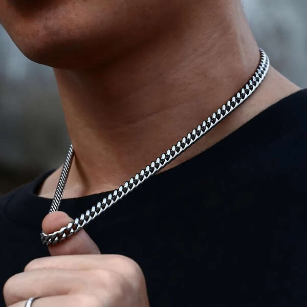 Massive ogrlica za muškarce, luksuzan statement nakit kao idealan poklon.