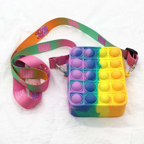 xPop Pop-It šarena torbica popularna kod djece.